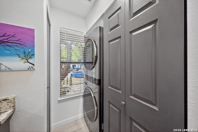 Image 20 of 27 For 11520 Huebner  501