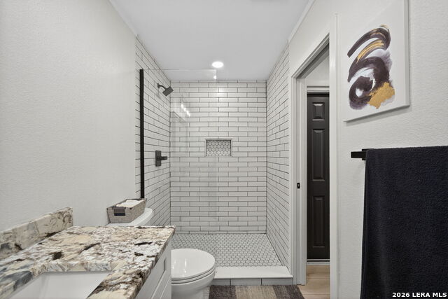 Image 22 of 27 For 11520 Huebner  501