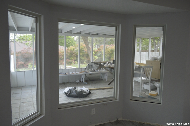 Image 11 of 41 For 1003 Fabulous Dr