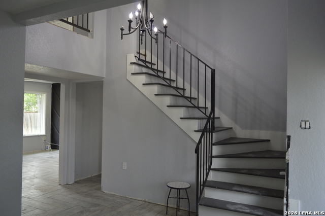 Image 17 of 41 For 1003 Fabulous Dr