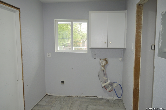 Image 20 of 41 For 1003 Fabulous Dr