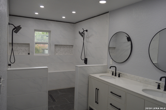 Image 23 of 41 For 1003 Fabulous Dr