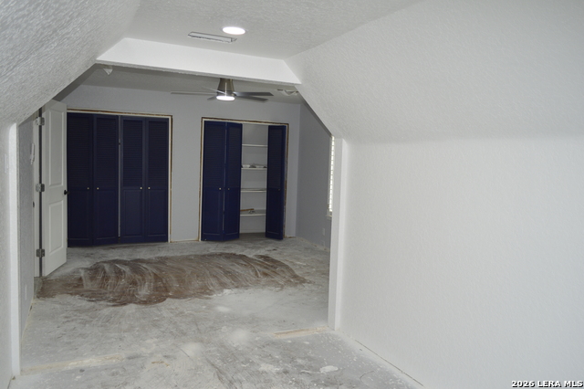 Image 28 of 41 For 1003 Fabulous Dr