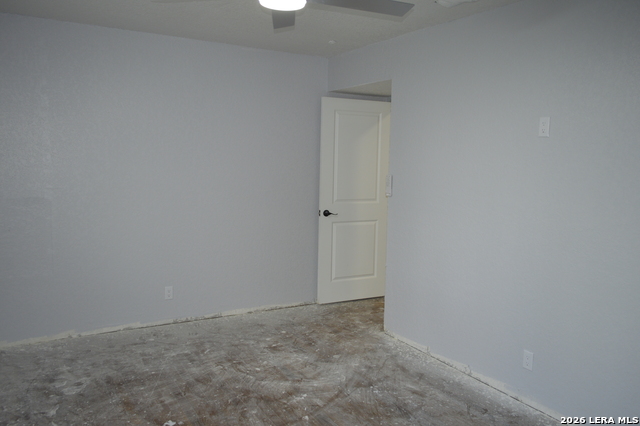 Image 30 of 41 For 1003 Fabulous Dr