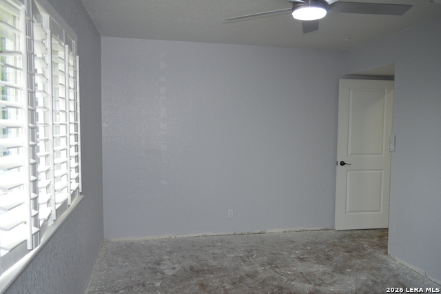 Image 31 of 41 For 1003 Fabulous Dr