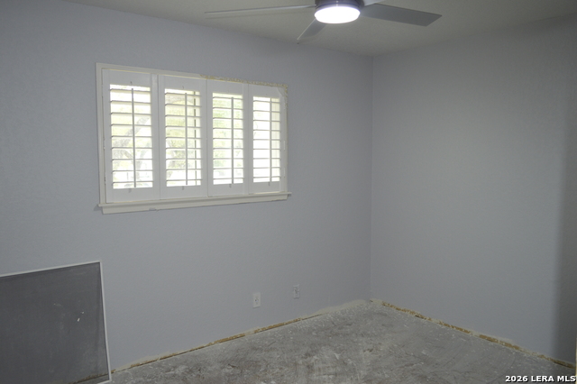 Image 32 of 41 For 1003 Fabulous Dr