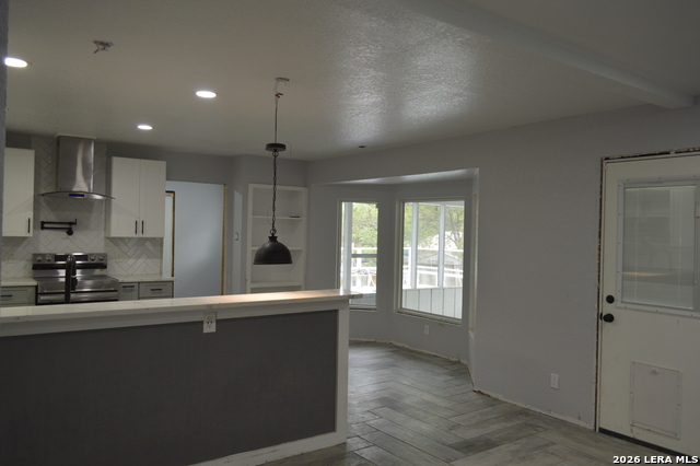 Image 8 of 41 For 1003 Fabulous Dr