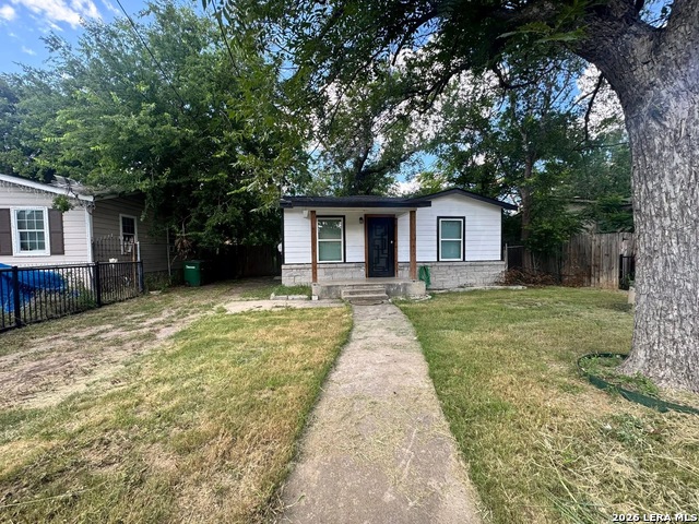 Image 6 of 8 For 323 Thompson Pl