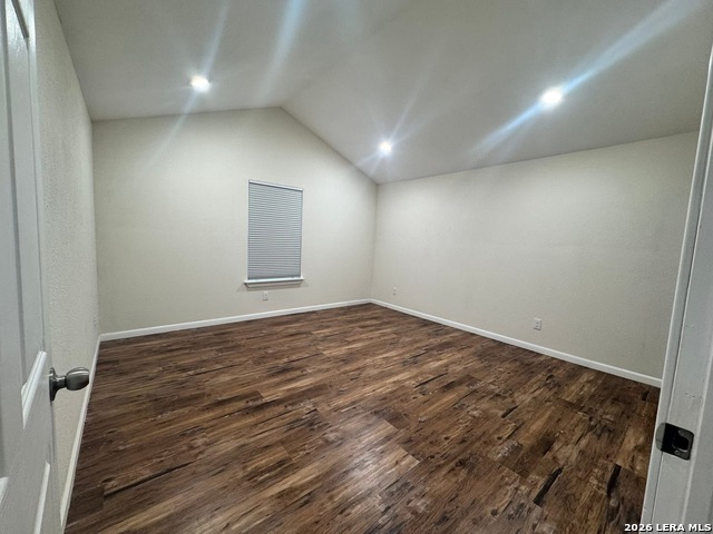 Image 7 of 8 For 323 Thompson Pl