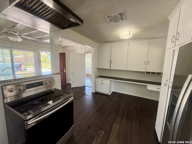 Image 4 of 12 For 217 Deerwood Dr