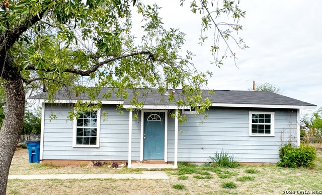 Details for 501 Corley Dr, Devine, TX 78016