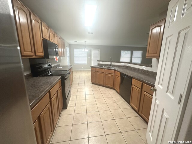 Listing photo id 3 for 517 Zapata Cir