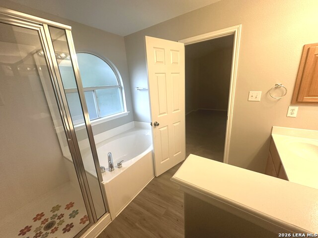 Listing photo id 7 for 517 Zapata Cir