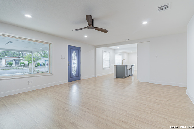 Image 14 of 58 For 2918 Hatton St