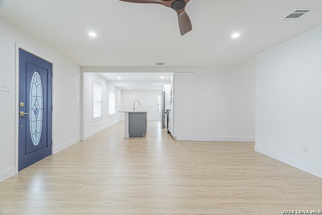 Image 15 of 58 For 2918 Hatton St