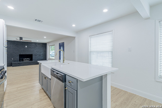 Image 22 of 58 For 2918 Hatton St