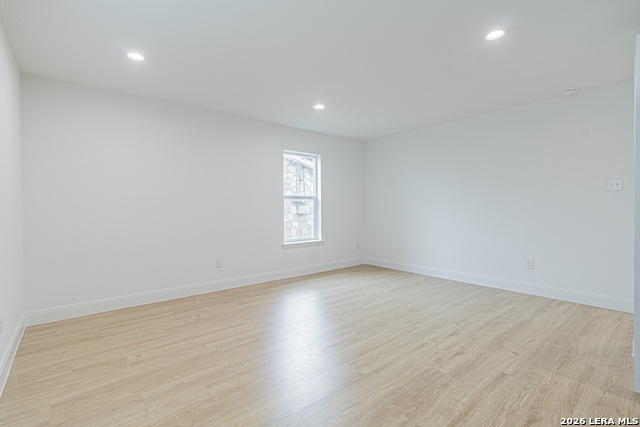 Image 24 of 58 For 2918 Hatton St