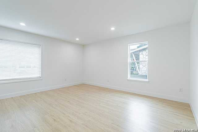 Image 29 of 58 For 2918 Hatton St