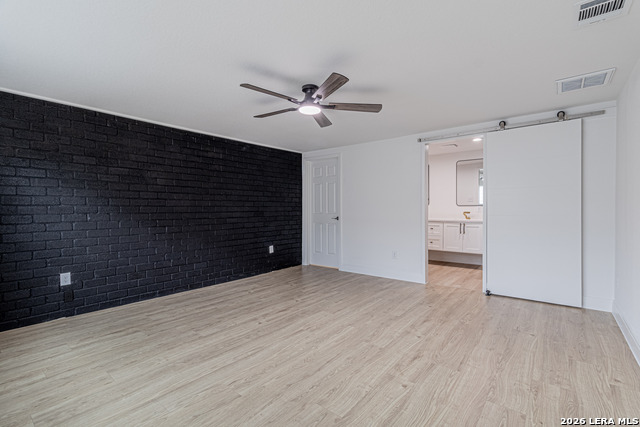 Image 34 of 58 For 2918 Hatton St