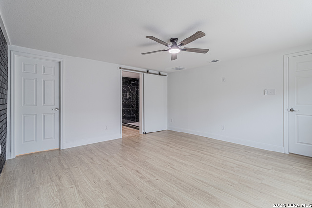 Image 37 of 58 For 2918 Hatton St