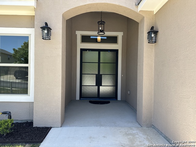 Image 2 of 49 For 6014 Covers Cove