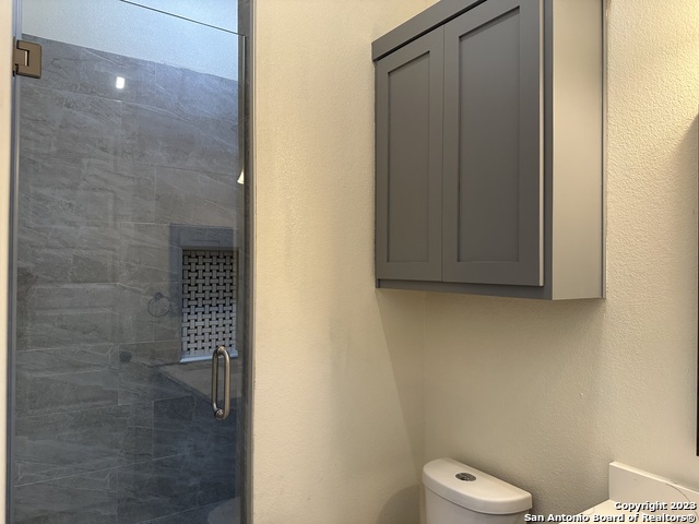 Image 23 of 49 For 6014 Covers Cove