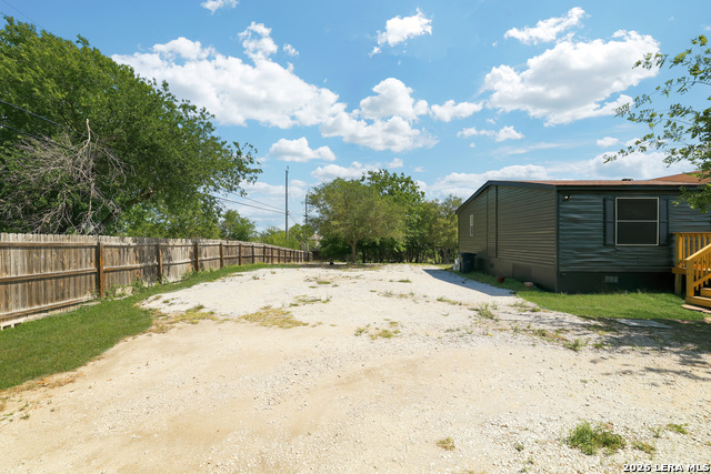 Listing photo id 2 for 4406 Becker  