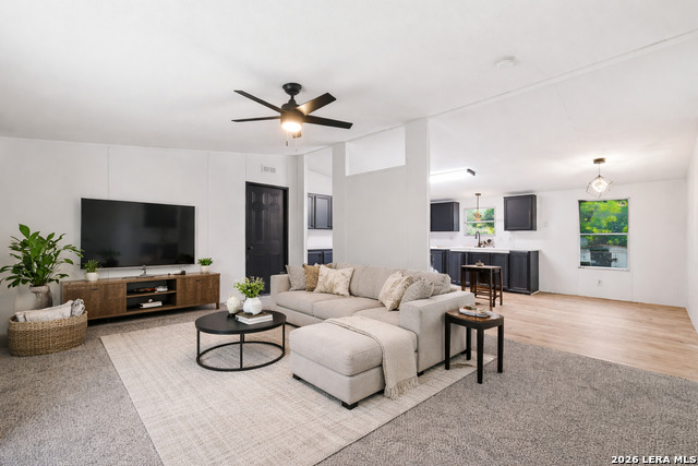 Listing photo id 3 for 4406 Becker  