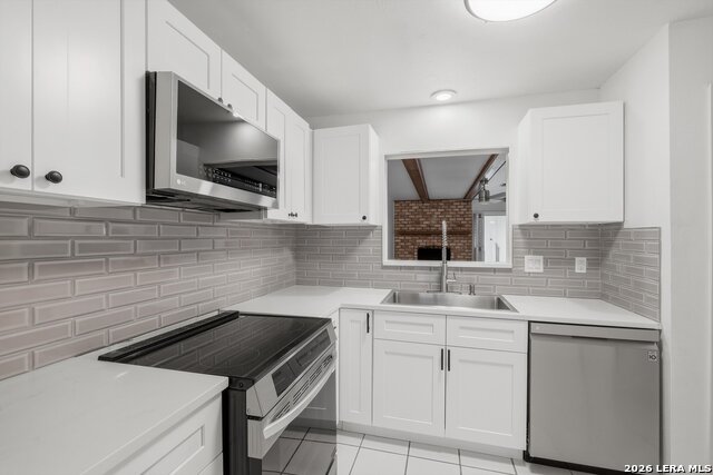 Image 7 of 17 For 11303 Vance Jackson  H2