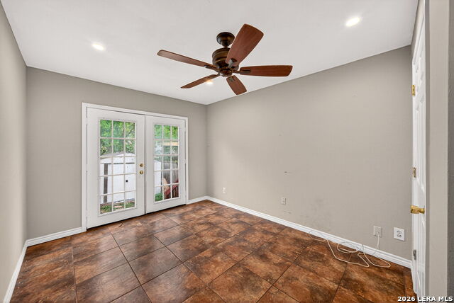 Image 10 of 16 For 1354 Fenfield Ave