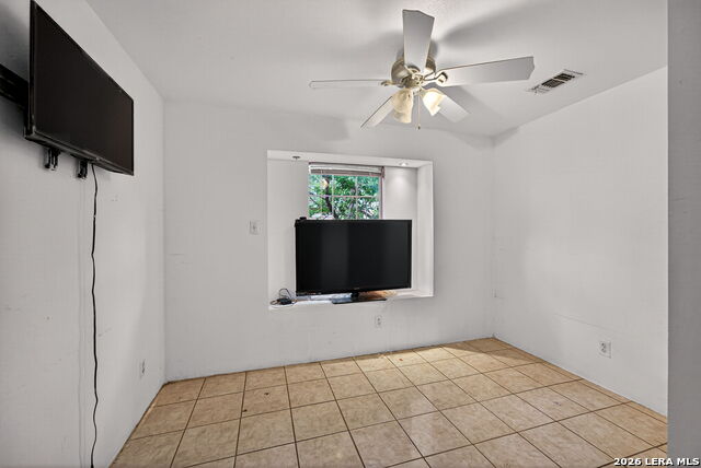 Image 12 of 16 For 1354 Fenfield Ave