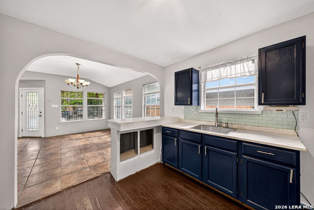 Image 7 of 16 For 1354 Fenfield Ave