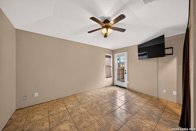 Image 8 of 16 For 1354 Fenfield Ave