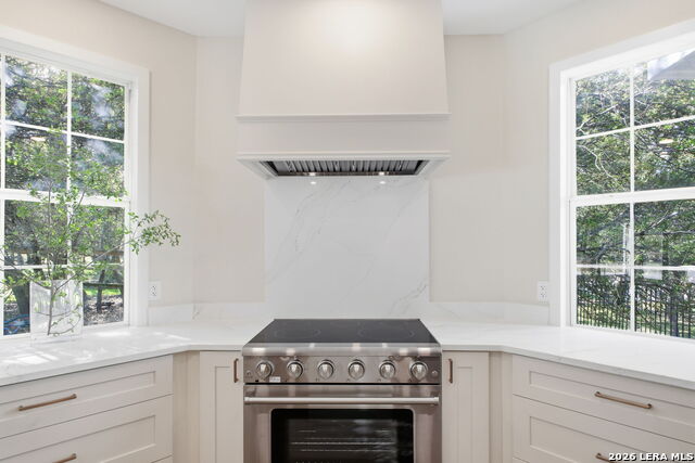 Image 6 of 50 For 3011 River Way