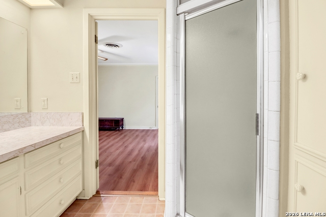 Image 23 of 26 For 1010 Humphreys E