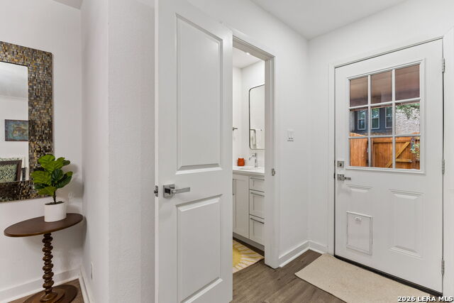 Image 18 of 43 For 2718 Old Field Dr  502