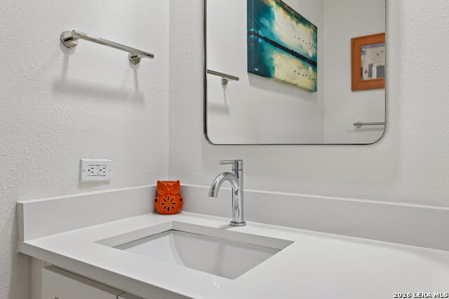 Image 19 of 43 For 2718 Old Field Dr  502