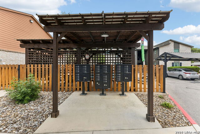 Image 38 of 43 For 2718 Old Field Dr  502