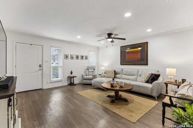 Image 9 of 43 For 2718 Old Field Dr  502