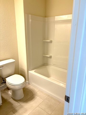 Image 21 of 24 For 310 W Evergreen St #108