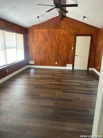 Image 2 of 12 For 462 Hialeah  