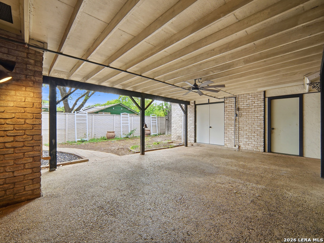 Image 32 of 39 For 11725 Whisper Dew St