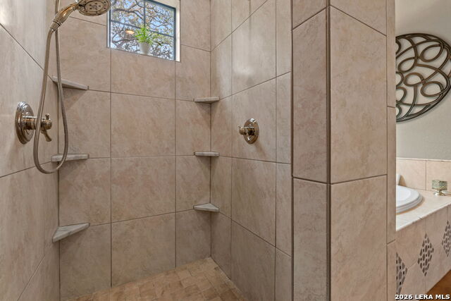 Image 32 of 48 For 17203 Clovis