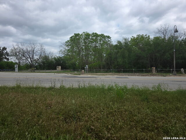 Image 4 of 32 For 2332 Chavaneaux E