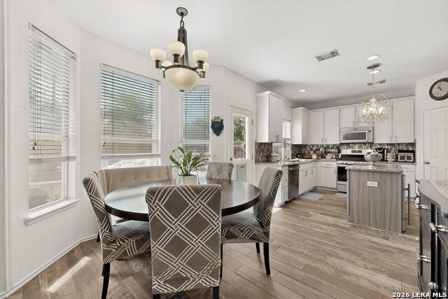 Image 14 of 39 For 6302 Jade Gln