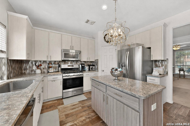 Image 17 of 39 For 6302 Jade Gln