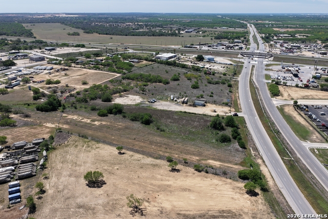 Image 10 of 13 For 4390 Loop 1604 E S