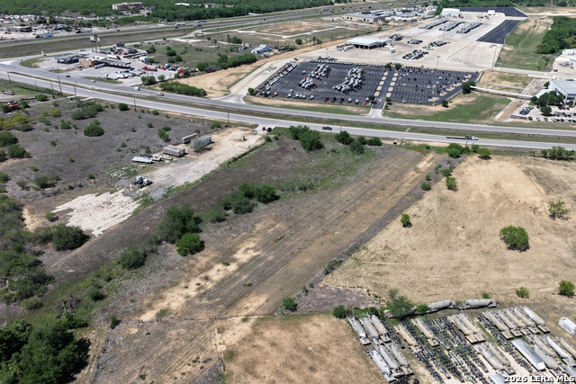 Image 4 of 13 For 4390 Loop 1604 E S