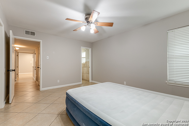 Image 15 of 33 For 555 Patricia