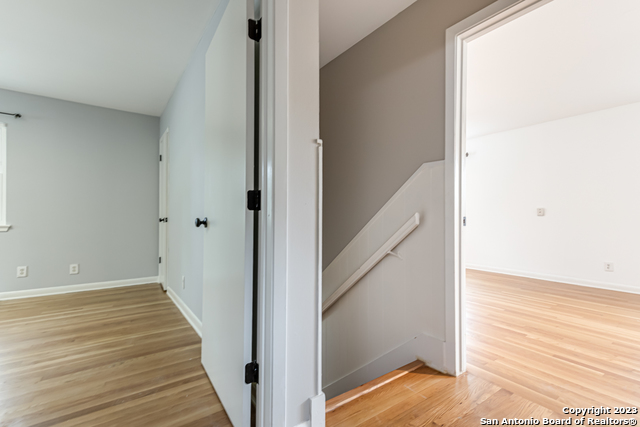 Image 21 of 33 For 555 Patricia